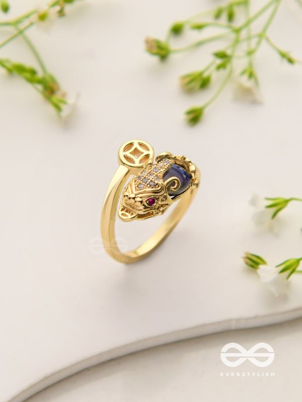 Dragonheart's Crown - Golden Statement Ring 