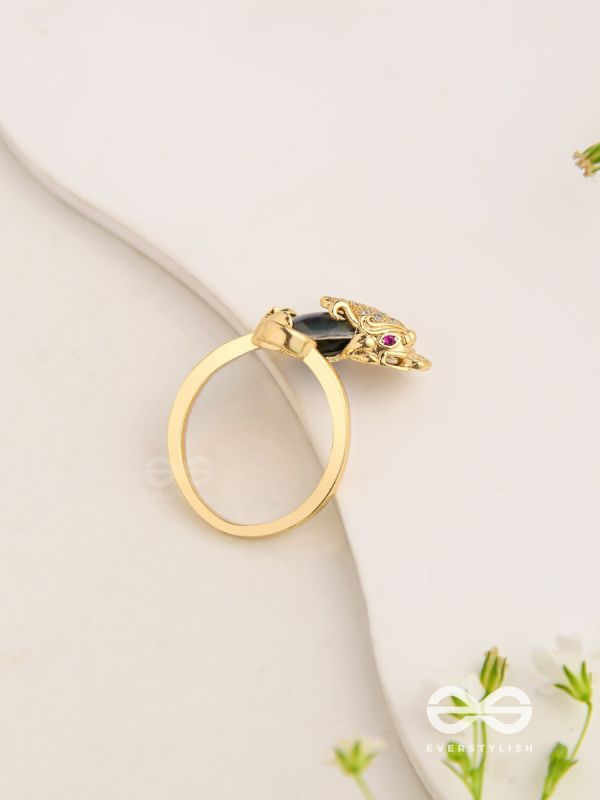 Dragonheart's Crown - Golden Statement Ring 