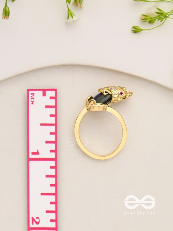 Dragonheart's Crown - Golden Statement Ring 