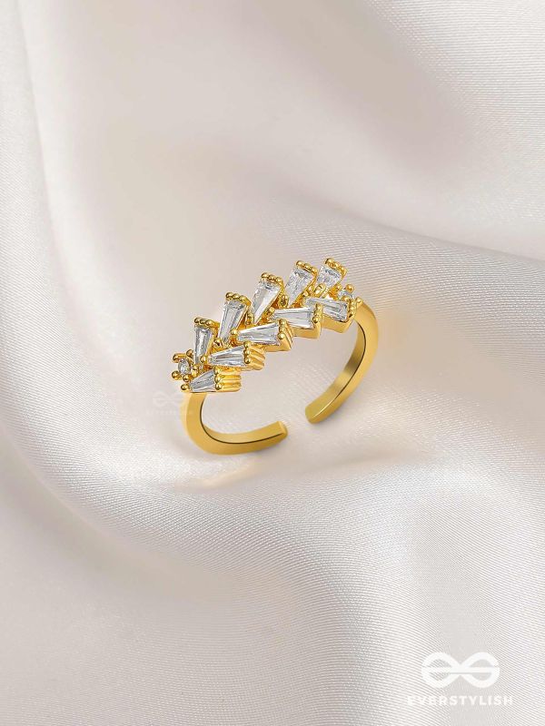 Glistening Leaf - Golden Embellished Ring 