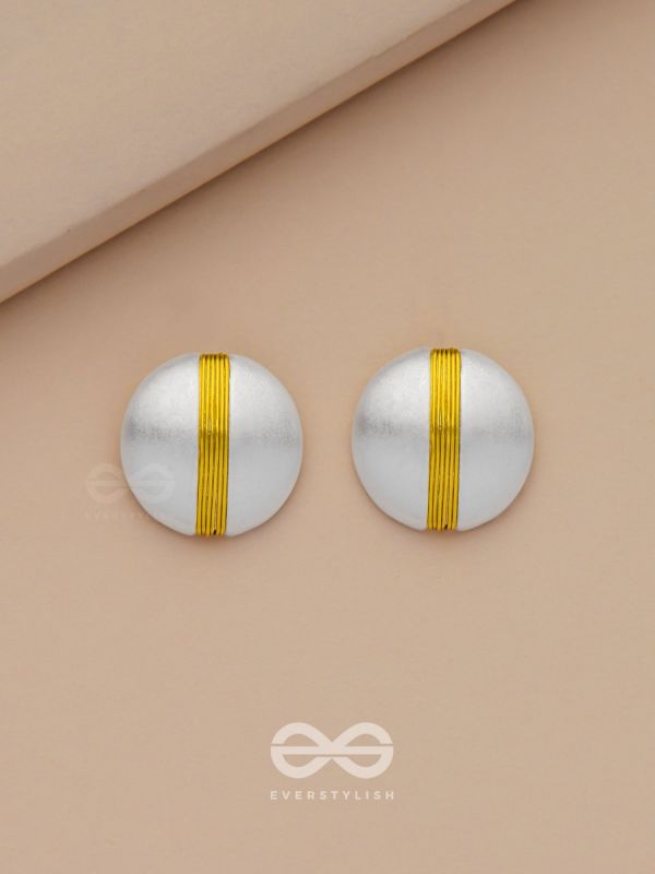 Subtle Streak - Silver Stud Earrings