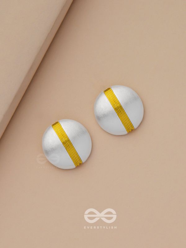 Subtle Streak - Silver Stud Earrings