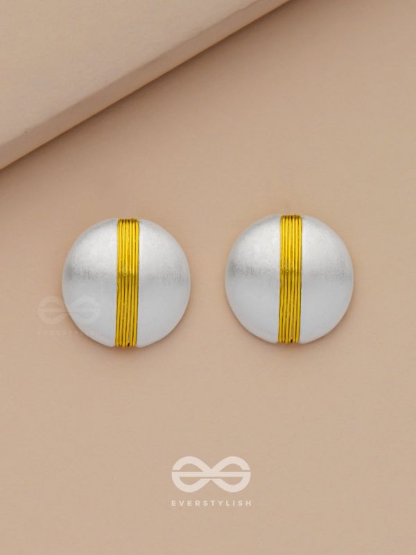 Subtle Streak - Silver Stud Earrings