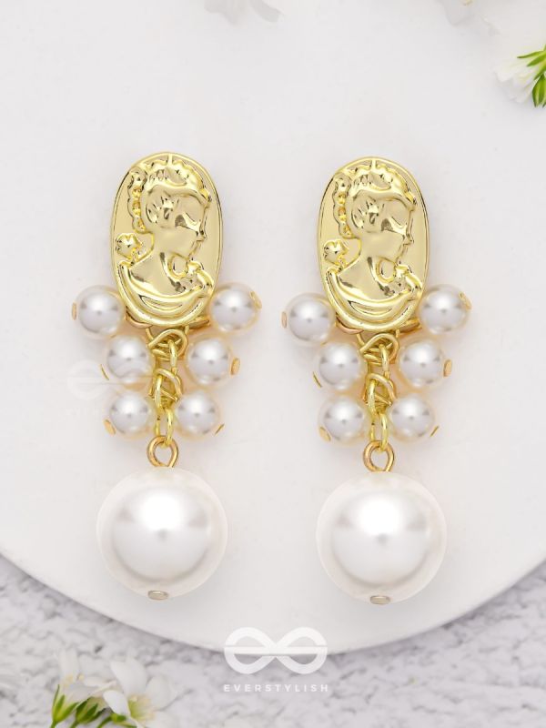Victorian Pearls - Golden Elegant Earrings