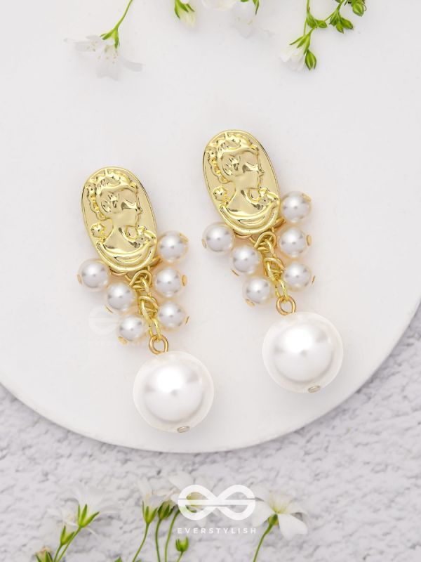 Victorian Pearls - Golden Elegant Earrings