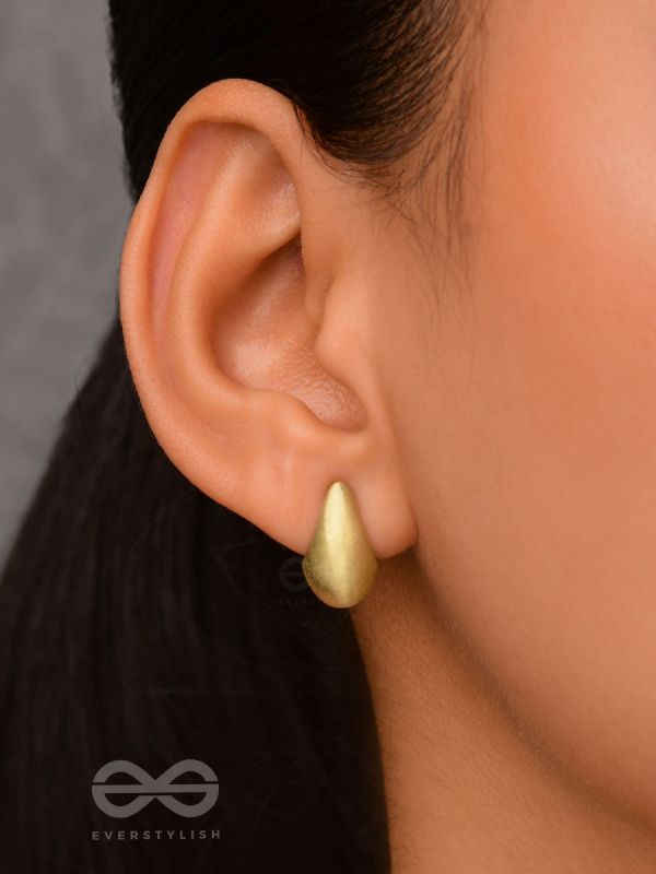 Rare Raindrops - Golden Earrings