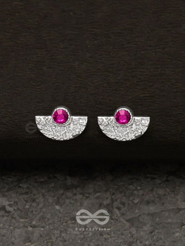 The Rouge Beauty - Textured Silver Stud Earrings