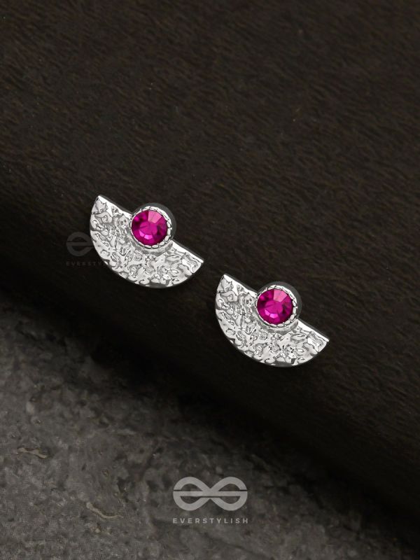 The Rouge Beauty - Textured Silver Stud Earrings