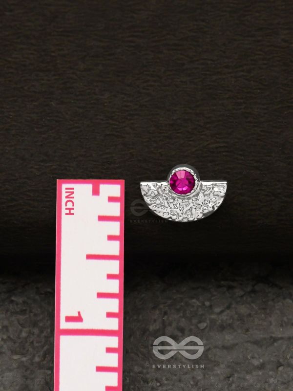 The Rouge Beauty - Textured Silver Stud Earrings