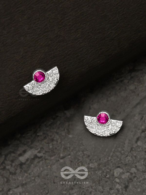 The Rouge Beauty - Textured Silver Stud Earrings