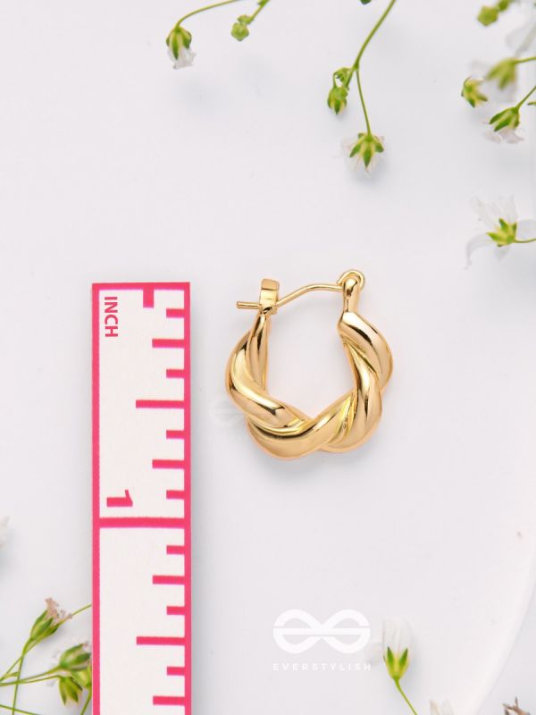 Twist N Turns - Golden Earrings