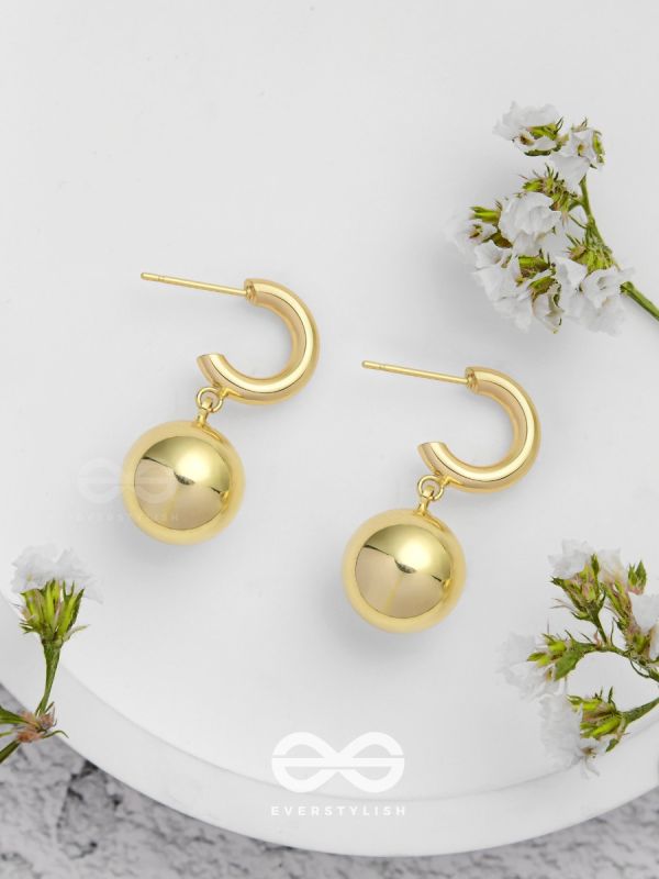 Luxurious Essence - Elegant  Golden Earrings