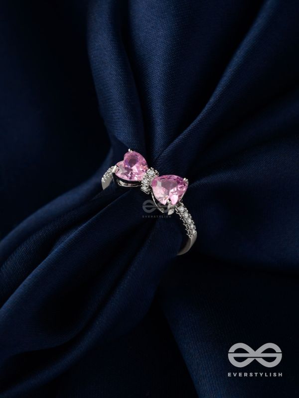 The Cindrella'S Bow - Silver Embellished Ring (Adjustable)