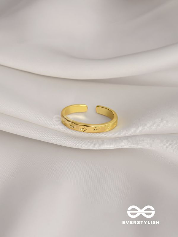 The Engraved Stars - Golden Ring (Adjustable)