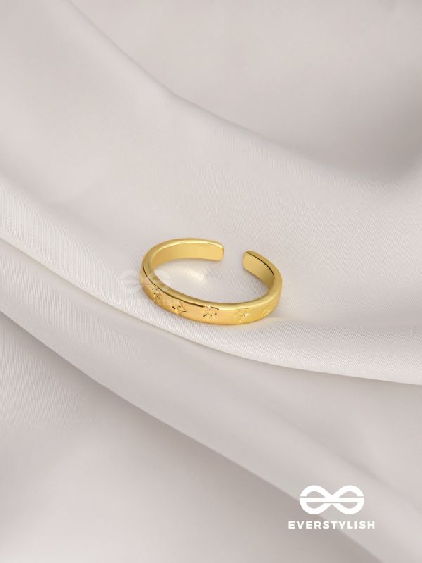 The Engraved Stars - Golden Ring (Adjustable)
