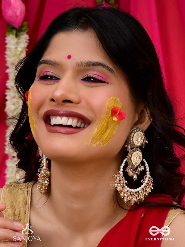 Suvarnkantika – Golden radiance – Gold toned, Kundan embellished earrings with pearl and bead danglers