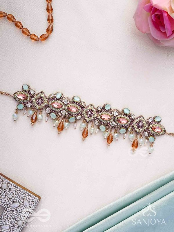 Maṇimalika- String of Jewels- Pastel-coloured choker with Beads & Gemstones set in a delicate pattern.