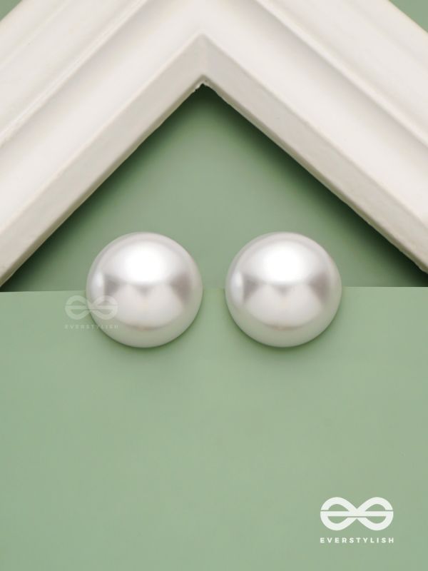 Classic serenade- statement white pearl stud 