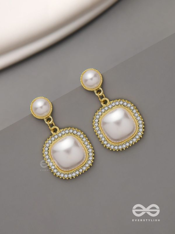  Ageless reverie - Earring studded with pearl and crystal 