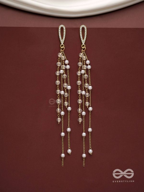 Glass sprinklings - Dangling golden bead earrings 