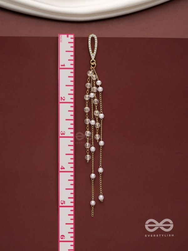 Glass sprinklings - Dangling golden bead earrings 