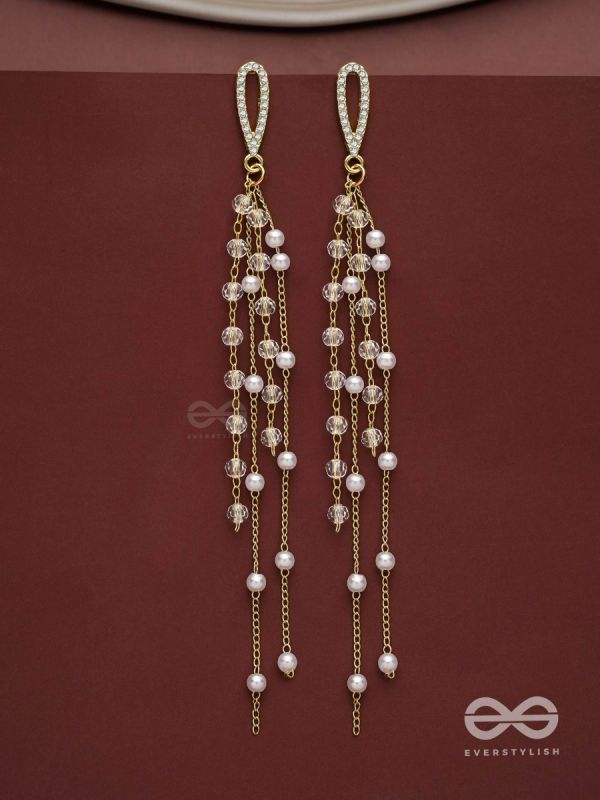 Glass sprinklings - Dangling golden bead earrings 