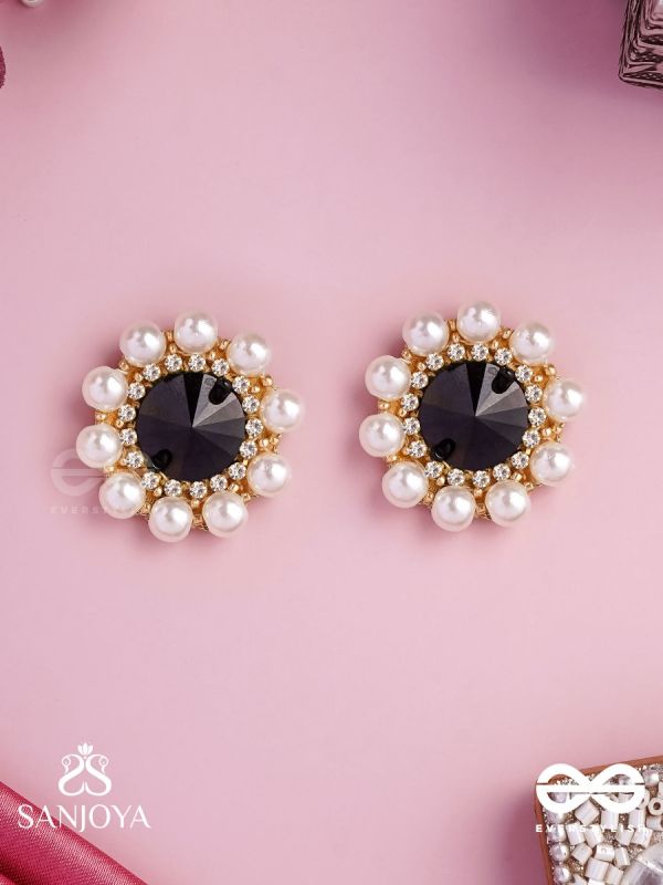 RATRIRATNA – ALIA BHATT INSPIRED EARRINGS WITH A BLACK STONE AND PEARLS, SYMBOLIZING PURITY AND ELEGANCE