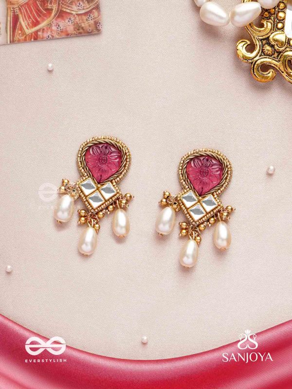 KANAKAVALLI - GOLDEN CREEPER - PEARLS, ENGRAVED STONE CUTDANA AND KUNDAN WORK EARRINGS