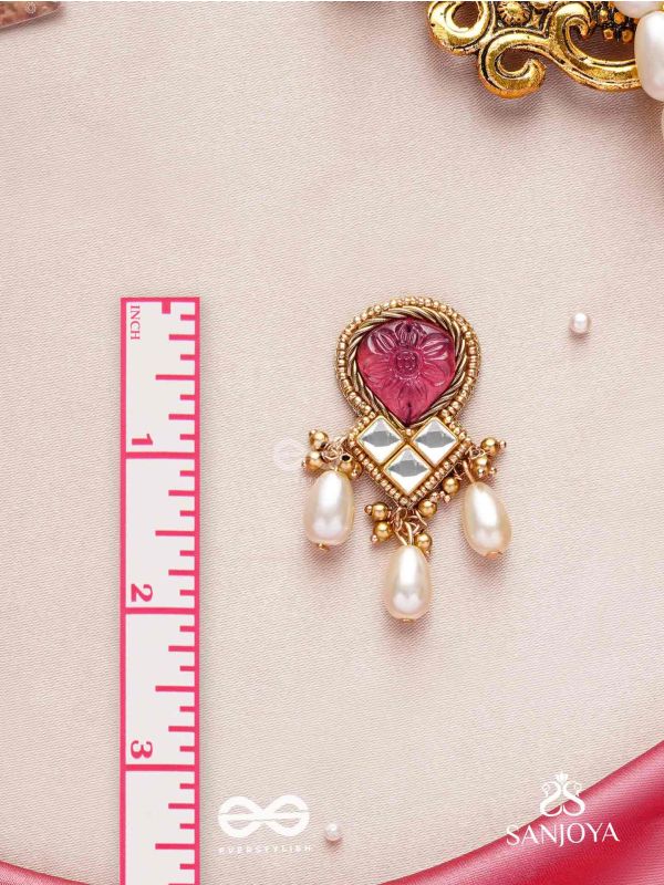 KANAKAVALLI - GOLDEN CREEPER - PEARLS, ENGRAVED STONE CUTDANA AND KUNDAN WORK EARRINGS