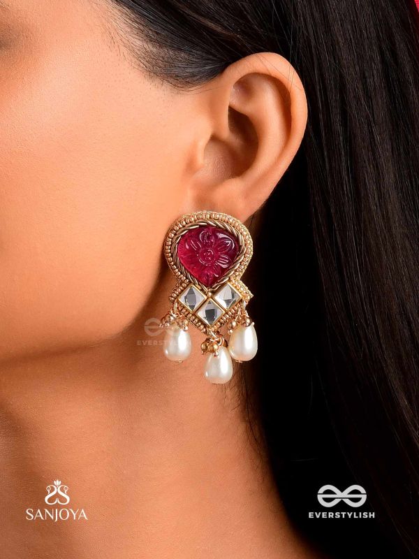 KANAKAVALLI - GOLDEN CREEPER - PEARLS, ENGRAVED STONE CUTDANA AND KUNDAN WORK EARRINGS