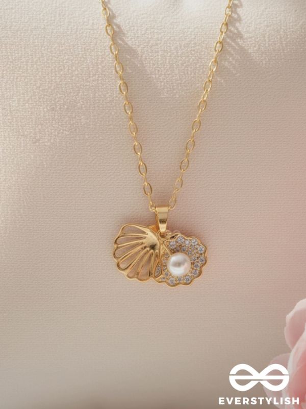 Golden Seashell - Pearl Embellished Pendant