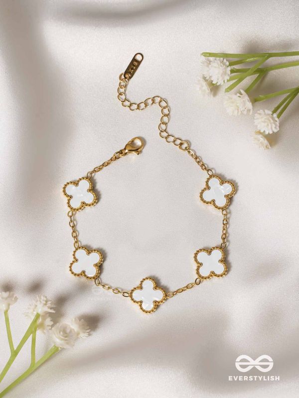 GOLDEN WHITE CLOVER - HOLOGRAPHIC STAINLESS STEEL 18K GOLD PLATED ANTI TARNISH BRACELET