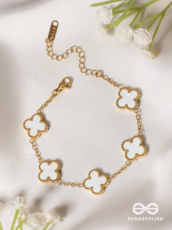 GOLDEN WHITE CLOVER - HOLOGRAPHIC STAINLESS STEEL 18K GOLD PLATED ANTI TARNISH BRACELET