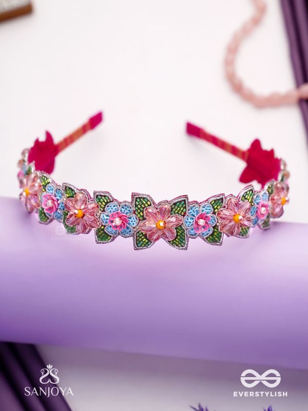 MADHUVRATA - SPRING BLOOM - DELICATE EMBROIDERED HAIR ACCESSORY WITH FLORAL MOTIFS AND BEADS