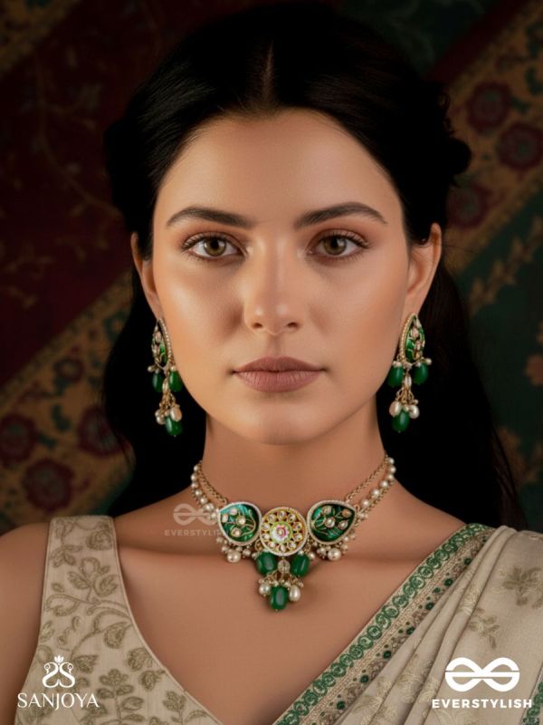 TARALIKA- STAR-LIKE-HANDMADE KUNDAN SET WITH NECKLACE AND EARRINGS 