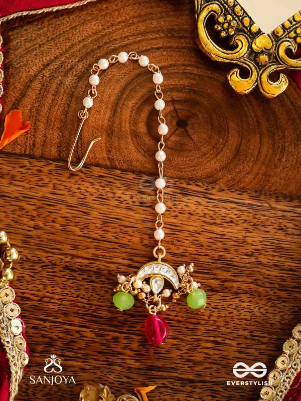 TARUNYA - YOUTHFUL CHARM - HANDMADE KUNDAN SET WITH NECKLACE, EARRINGS AND MAANGTIKA