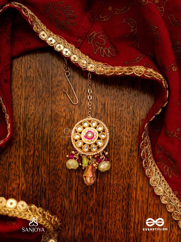 HARITRINA - GREEN AND PINK BEAUTY - ORNATE KUNDAN MAANGTIKA WITH FLORAL MOTIFS AND SPARKLING DROPS