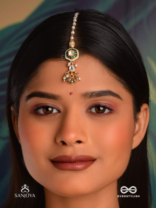 JALNIDHI - OCEAN’S TREASURE - HANDCRAFTED KUNDAN MAANGTIKA WITH GREEN GEMSTONES AND GOLDEN DETAILS