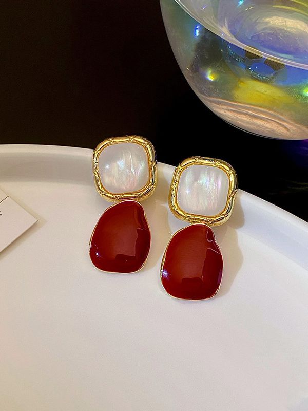 SCARLET LUSTRE- CLASSY DUAL-TONE DROP EARRINGS