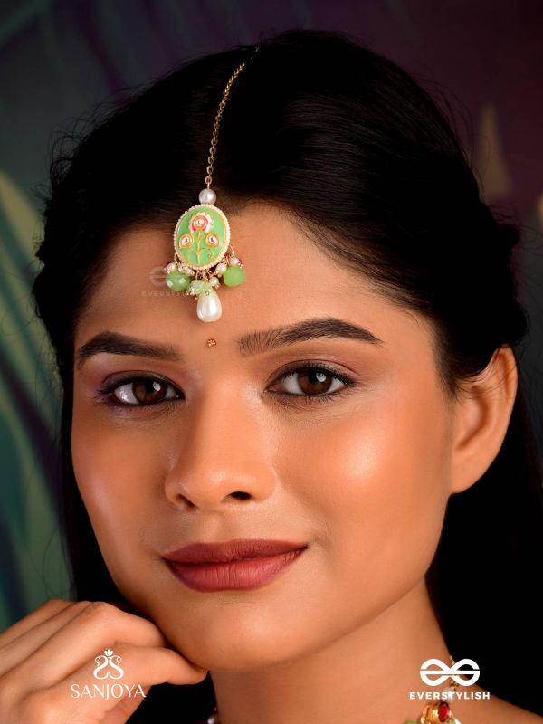 KARUNYA - GRACEFUL AURA- INTRICATE KUNDAN MAANGTIKA WITH PEARLS, BEADS AND GEMSTONES