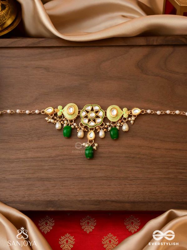 TARALYA - GENTLE RADIANCE- MINIMAL KUNDAN NECKPIECE WITH GREEN DROPS AND PEARLS