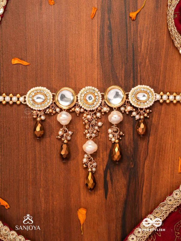 KANAKLEKHA - GOLDEN GLEAM- ROUND POLKI ACCENTED NECKPIECE WITH DEWY WHITE PEARLS AND WARM EARTHY TONE BEADS
