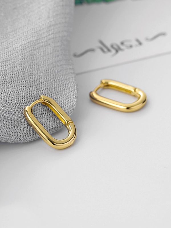 URBAN LOOP-  SLEEK AND CONTEMPORARY GOLD HOOPS