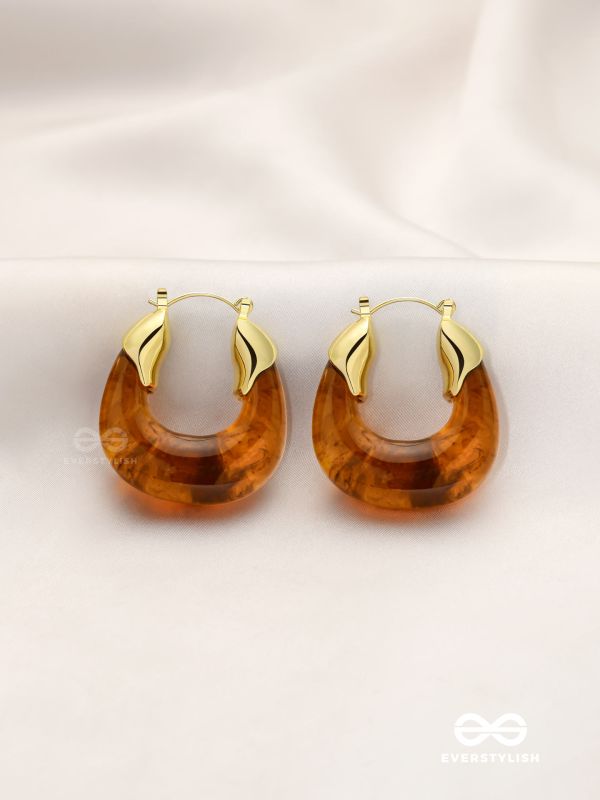 AMBER ARC- RICH BROWN RESIN HOOPS