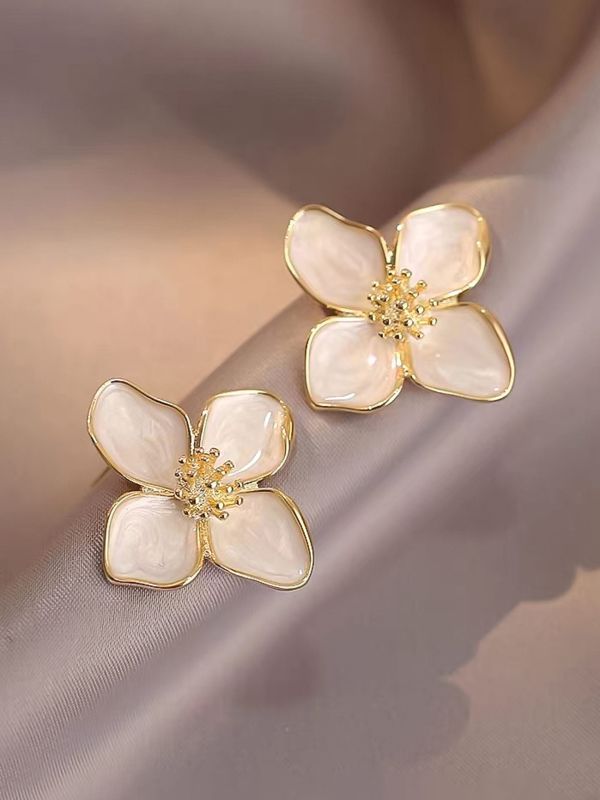 IVORY FLARE- GENTLE OFF-WHITE BLOOM STUDS