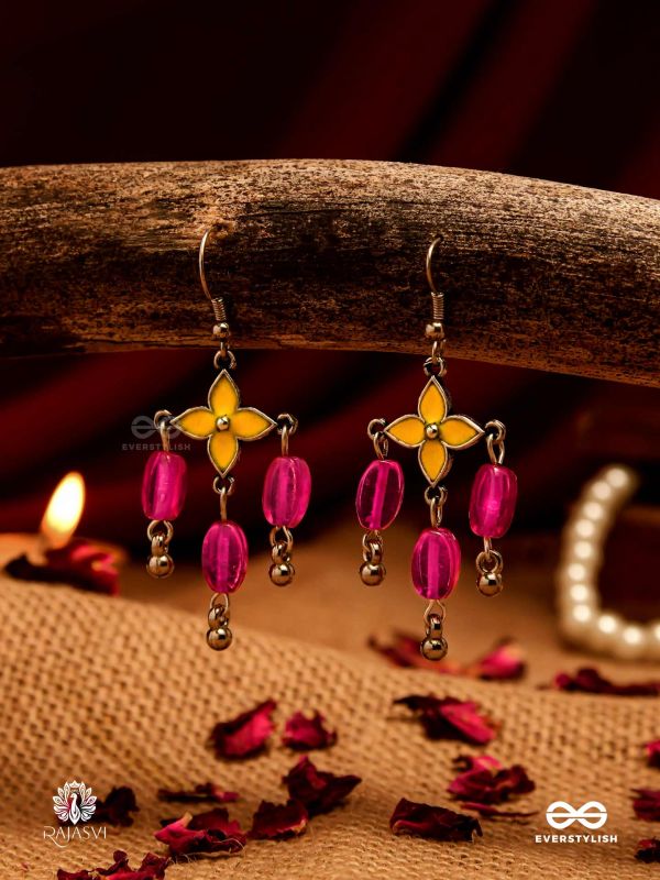 SUMMER SWAY - FUCHSIA BEADED EARRING