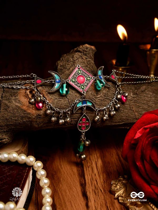 MOONFESTA - ETHNIC CRESCENT NECKLACE