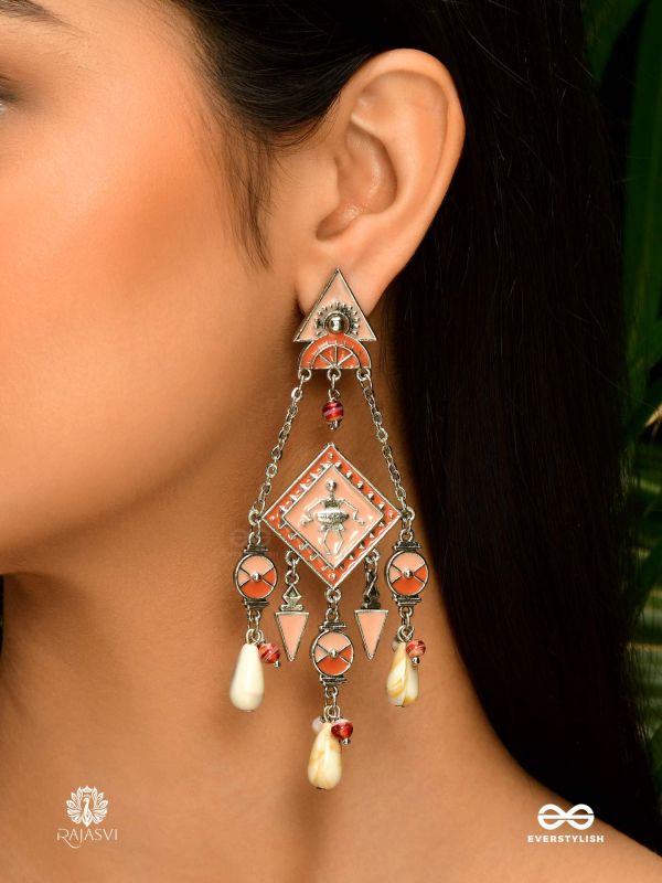 DEVIKA DRIP – ENAMEL SHELL-BEAD EARRING

