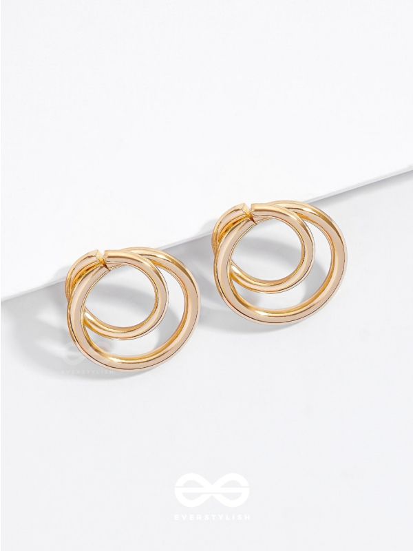The Golden Intertwined Circles - Casual Daily-wear Studs