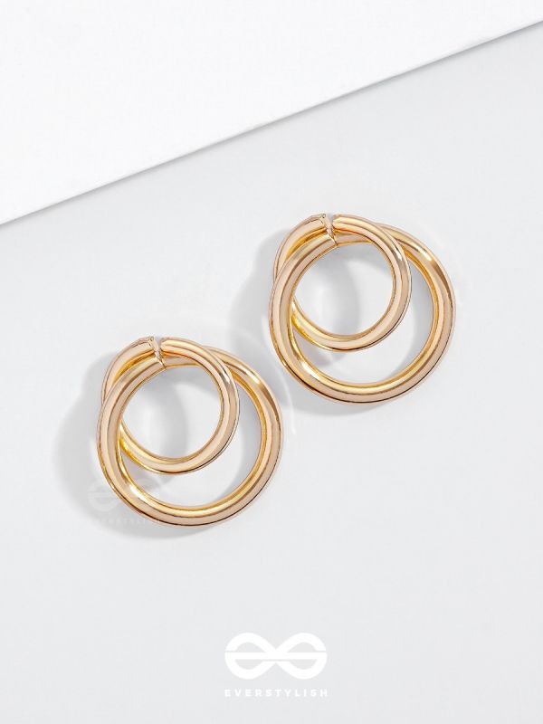 The Golden Intertwined Circles - Casual Daily-wear Studs